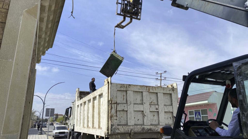 Xaçmaz: bu küçədə yeni tullantı qutuları yerləşdirilib