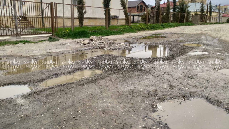 Qubada içməli su küçələrə axır