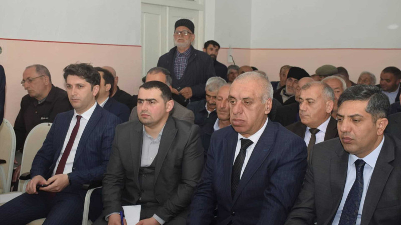 Quba: icra başçısı sakinlərlə görüşüb