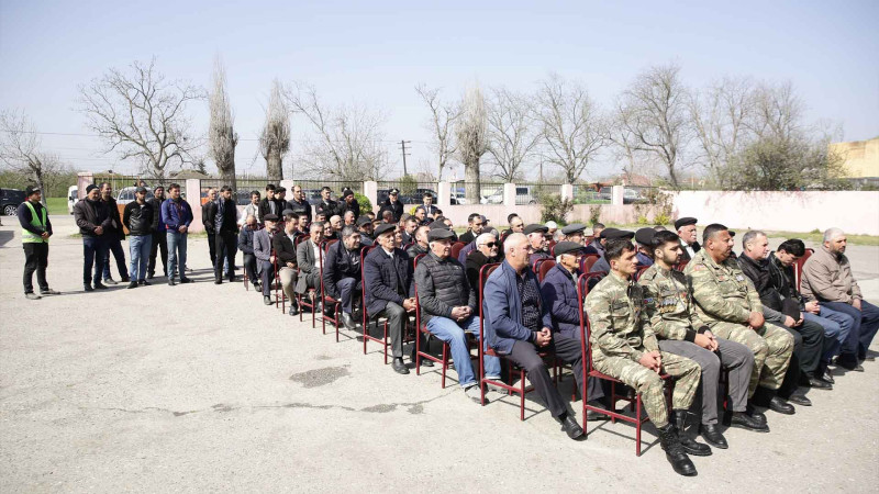 Xaçmaz: RİH başçısı sakinlərin müraciətlərini dinləyib