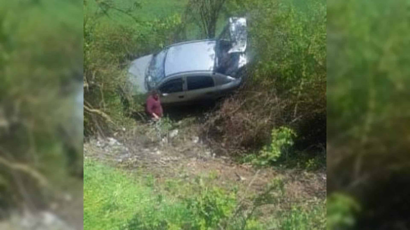 İsmayıllı: Balik gölünün yanında avtomobil aşıb