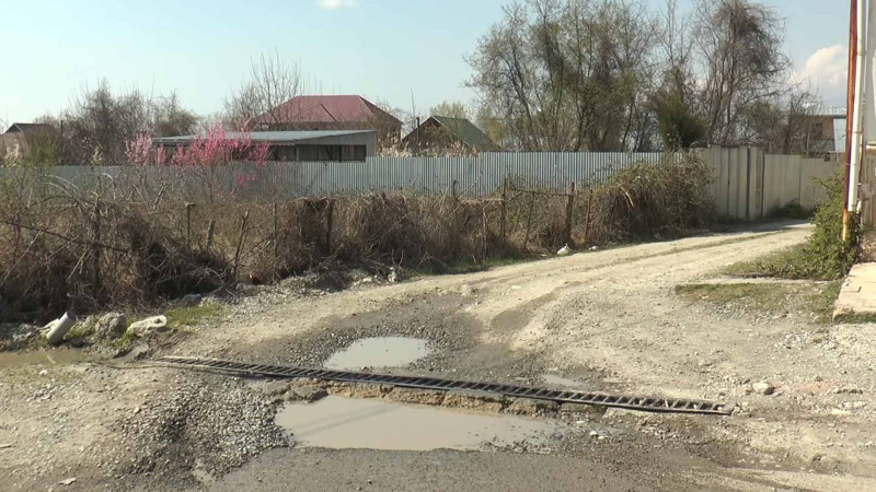 İsmayıllı: bələdiyyə tikən yolu MKİS-nin rəisi bağlayıb - İDDİA