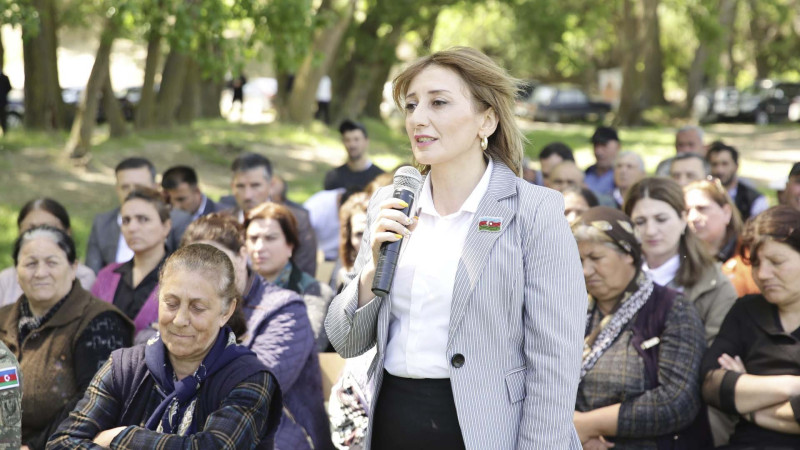 Xaçmaz: Elnur Rzayev Hacılar kəndində vətəndaşları qəbul edib
