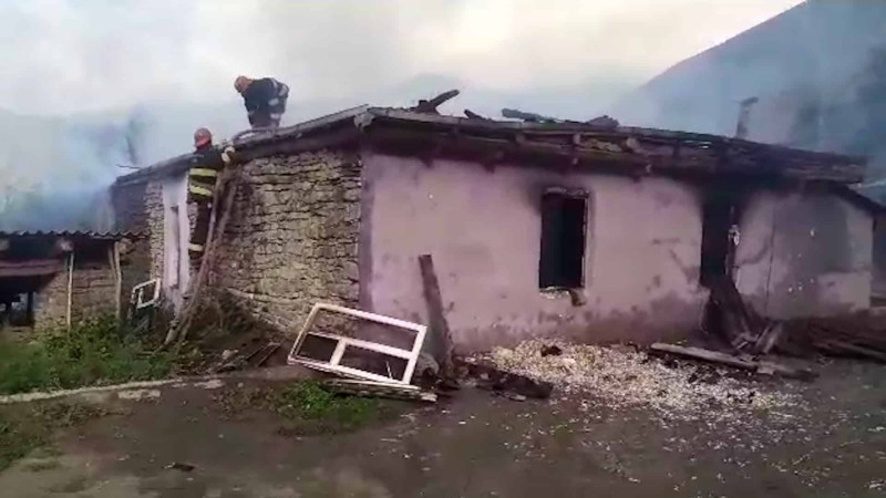 Qubada şəhid atasının evi yanıb - VİDEO