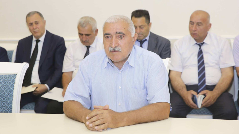 İcra başçısı vətəndaşları narahat edən məsələləri dinləyib