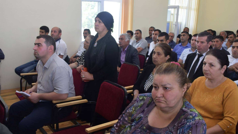 Quba RİH: Güləzi kəndində vətəndaşların səyyar qəbulu keçirilib