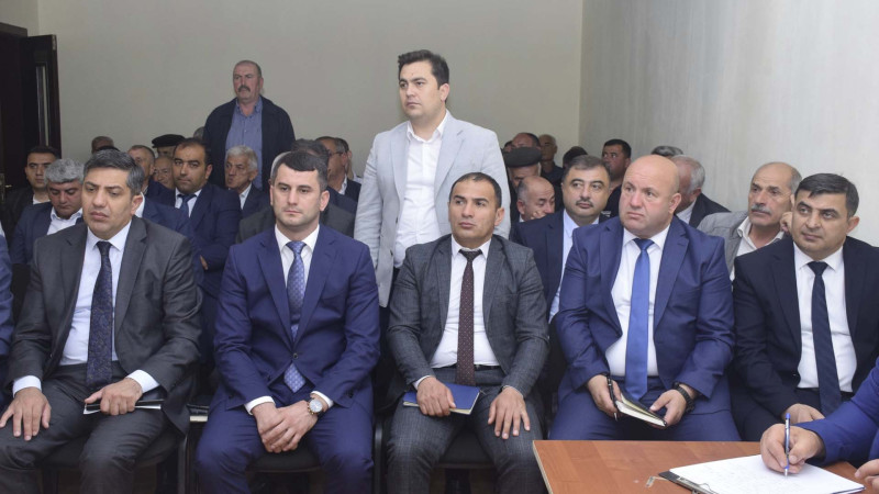 Quba: icra başçısı İspikdə sakinləri qəbul edib