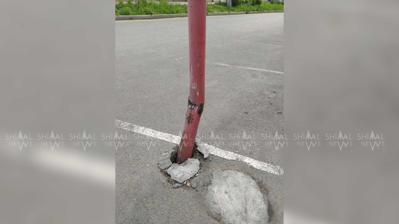 Quba şəhərində elektrik dirəyi qəzalı haldadır