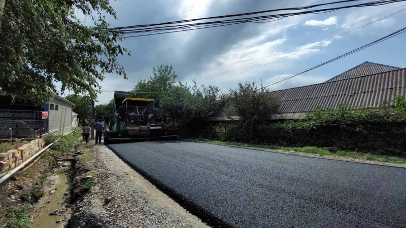 İsmayıllının kəndində asfaltlama aparılır
