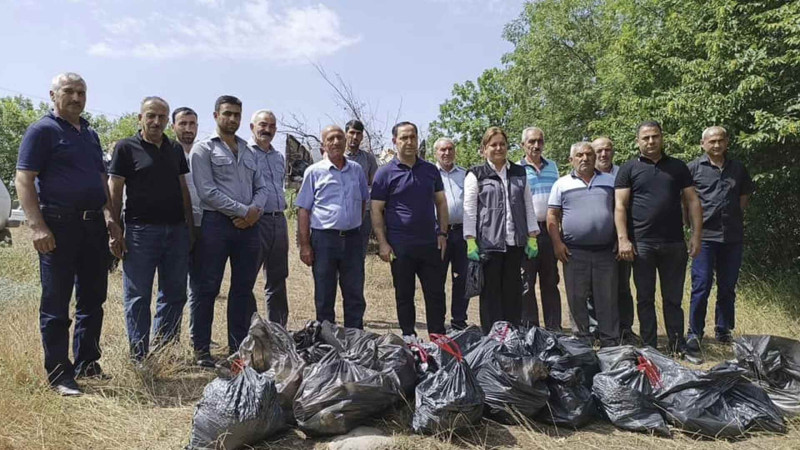İsmayıllı meşələrində təmizlik aksiyası keçirilib