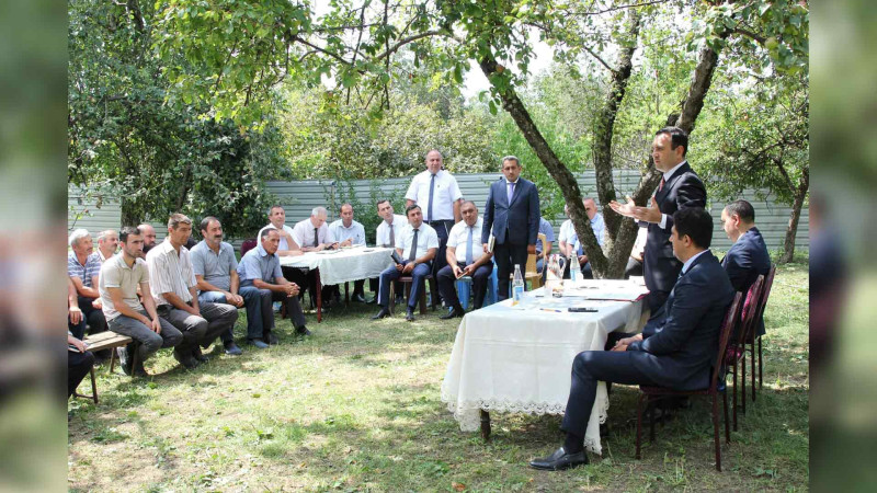 İsmayıllı: icra başçısı sakinləri qəbul edib