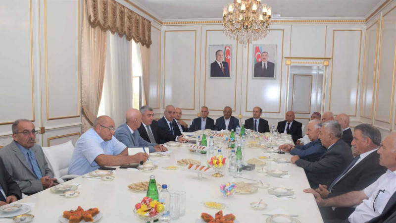 Quba: İlqar Mahmudov rayon ağsaqqalları ilə toplantı keçirib