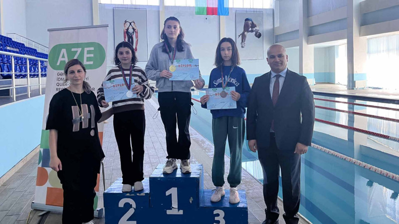 Qusarda balaca üzgüçülər güclərini sınayıblar