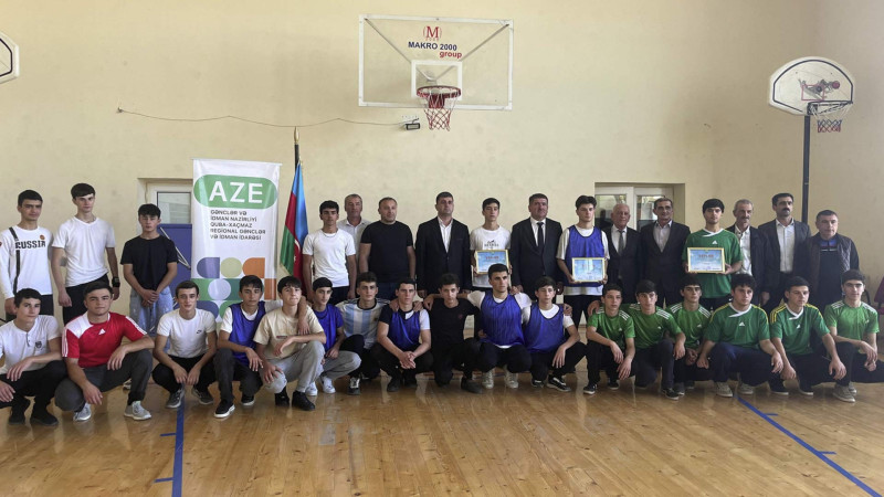 Xaçmazda məktəblilər voleybol turnirinə qatılıblar