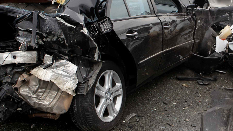 Quba: “Opel” “Mercedes”lə toqquşub