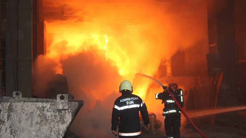 Xaçmaz: məcburi köçkünlərin məskunlaşdığı kottec alışıb