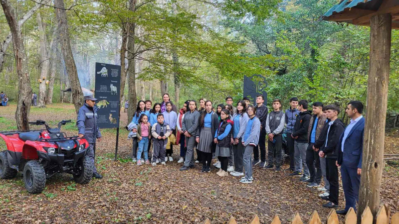 Xaçmaz: məktəblilər Tel bulağını ziyarət ediblər