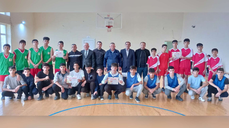 Xaçmaz: 8 nömrəli məktəb-liseyin komandası rayon birincisi olub