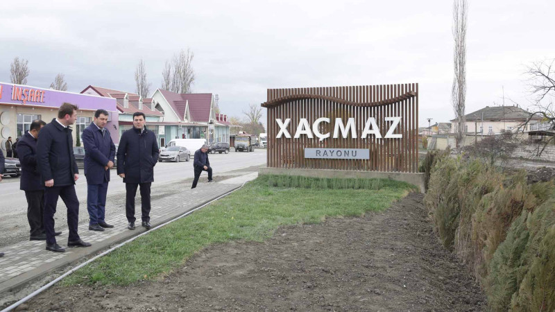 “Xaçmaz” yazısı ilə yeni lövhə quraşdırılıb