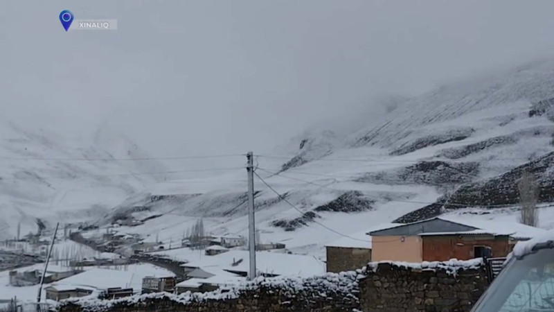 Xınalığa qar yağıb: yol təmizlənir