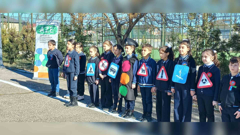Qusarda şagirdlər yol nişanları ilə tanış olublar