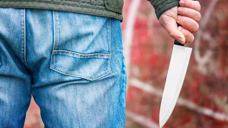 İsmayıllıda oğul atasını bıçaqlayıb