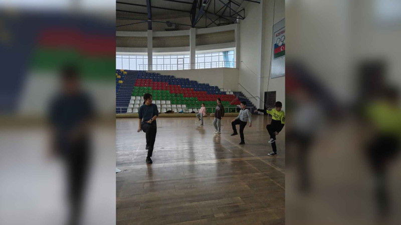 Yaponiyalı xizəkçi Qusarda təlim keçir