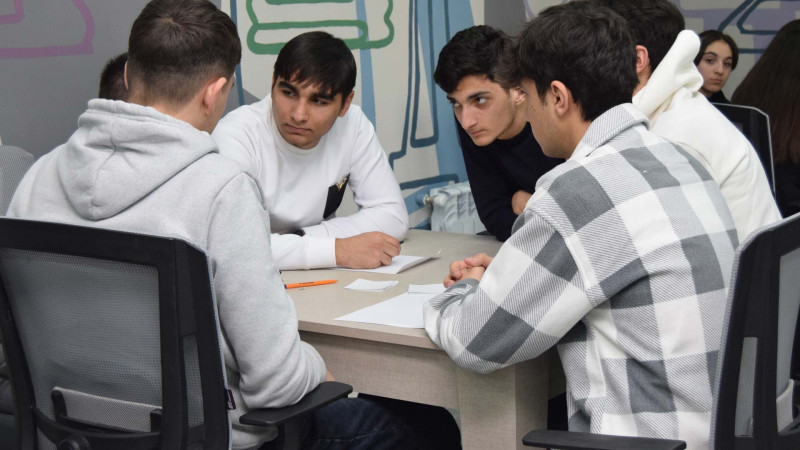 Quba təmsilçisi intellektual oyunun region birincisi olub