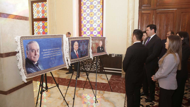 Xaçmaz rayon Heydər Əliyev Mərkəzində xalça sərgisi keçirilib