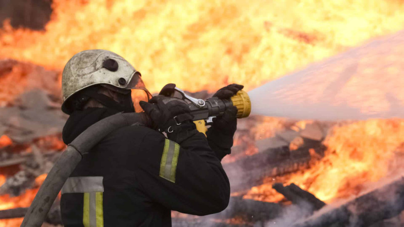 İsmayıllıda köməkçi tikili yanıb