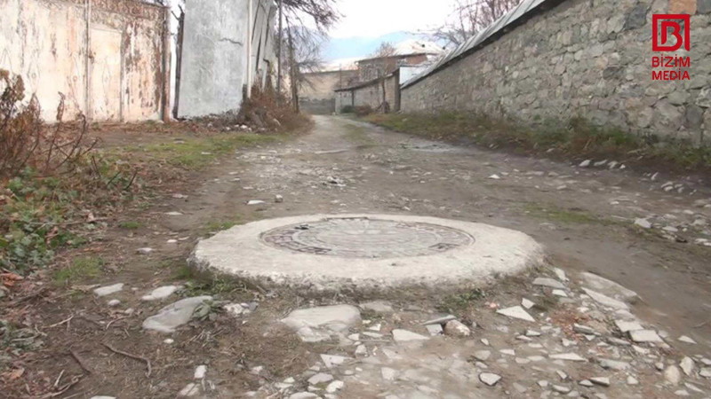 İsmayıllının bəzi küçələrində lüklər sürücülər üçün təhlükə yaradır