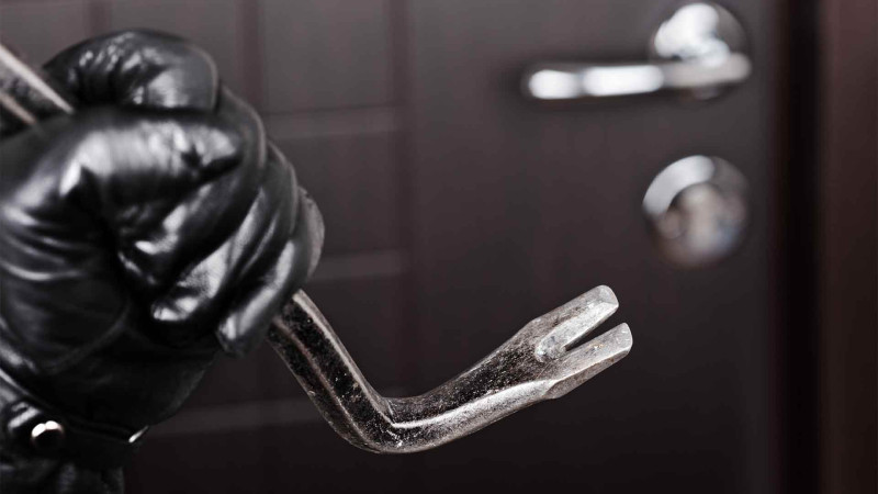 Xaçmazda naməlum şəxs ev yiyəsinə xəsarət yetirib