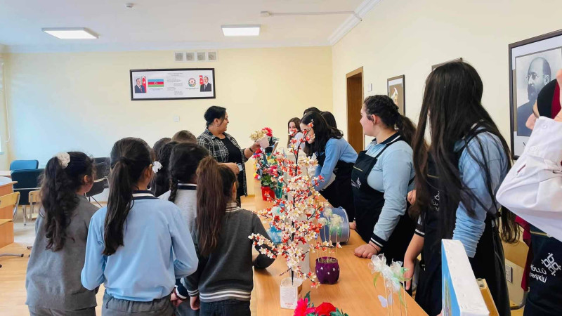 Xaçmazlı şagirdlər əl işlərini sərgiləyiblər