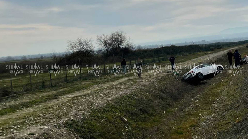 Xaçmaz-Yalama avtomobil yolunda avtomobil aşıb