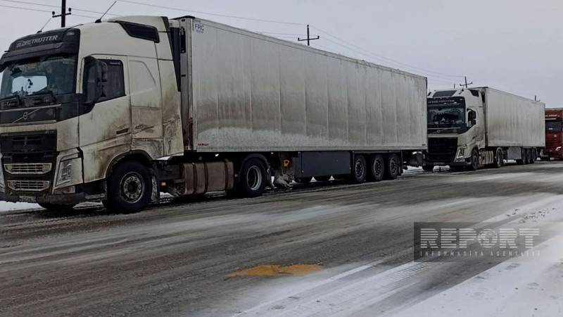 Bakı-Quba yolu: 30 yük maşını yolda qalıb