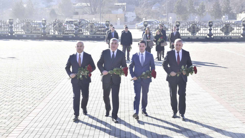 Quba: bir qrup gənc müəllim Fəxri Fərmanla mükafatlandırılıb