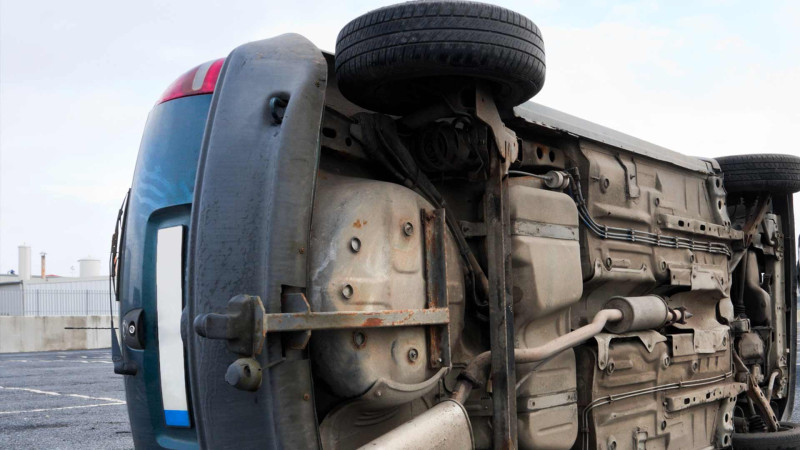 Bakı-Quba yolunda avtomobil aşıb