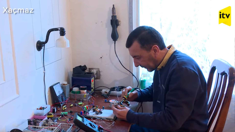 Xaçmaz sakini torpaqdan cərəyan əldə edib - VİDEO