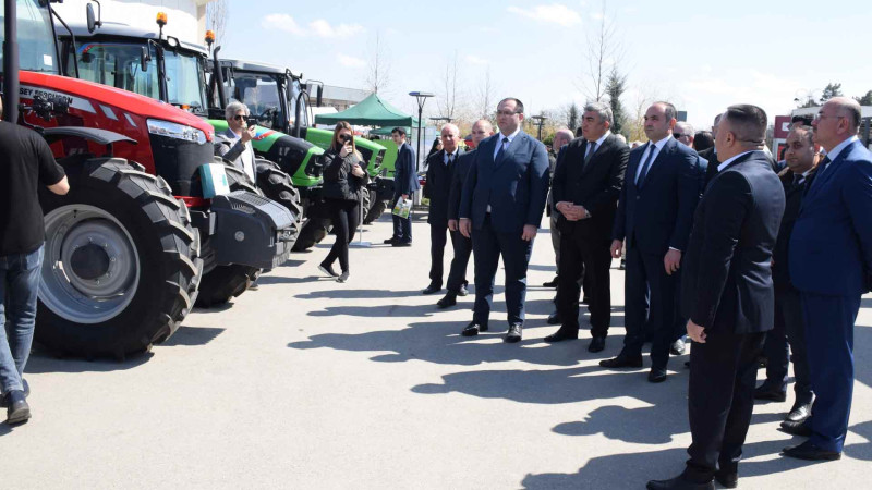 Qubada kənd təsərrüfatı təyinatlı qurğu və avadanlıqlar nümayiş olunub