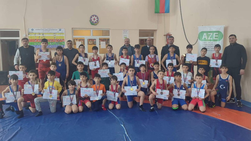 Xaçmaz: 70 idmançı sərbəst güləş üzrə rayon birinciliyində iştirak edib