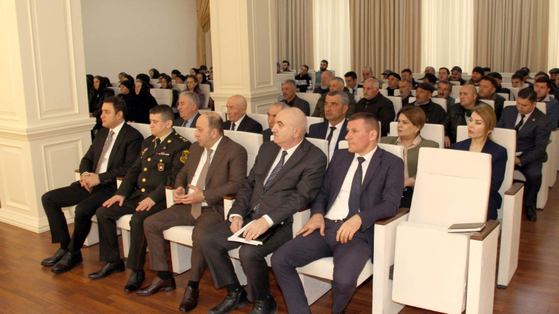 Qusar: Şair Alxasov bayramlar ərəfəsində şəhid ailələri və qazilərlə görüşüb