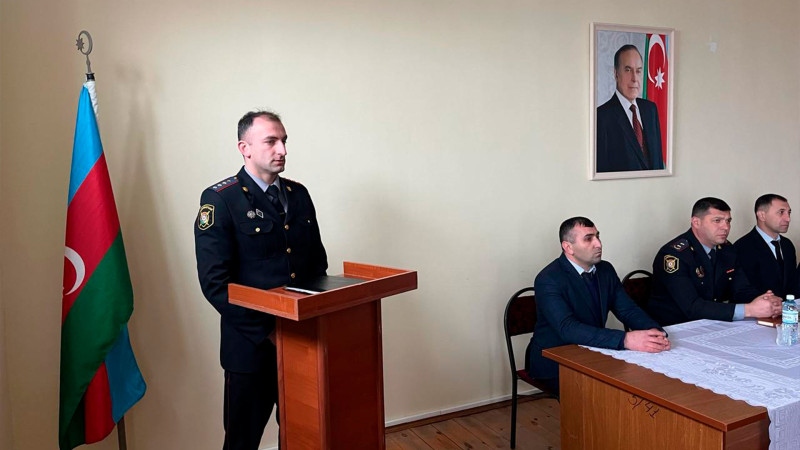 Qusar polisi məktəblilərlə görüşüb