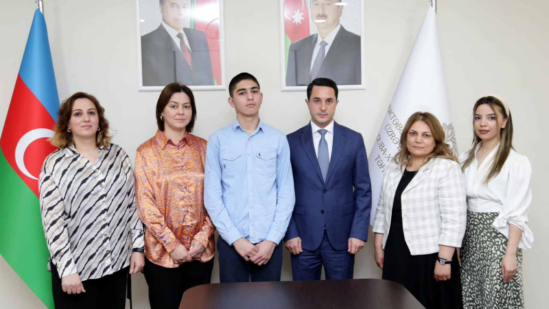 Təhsil İdarəsinin müdiri Xudatda şagirdlə görüşüb