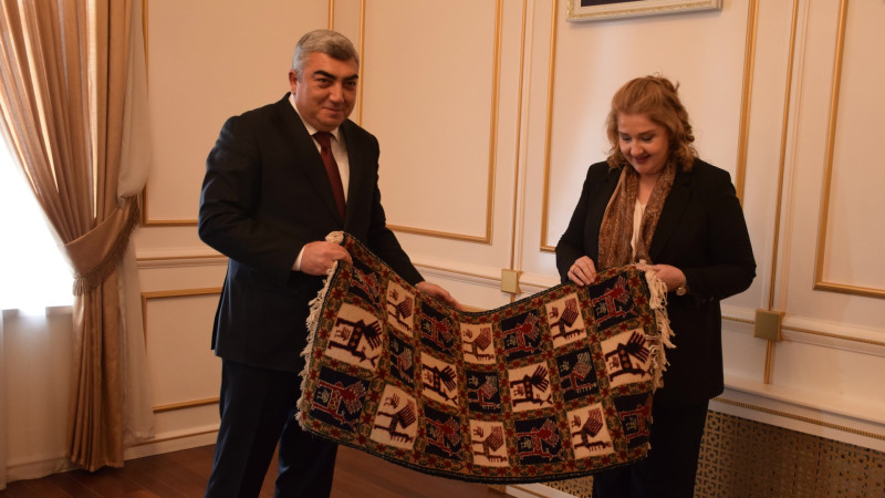 Argentina səfiri Quba ilə tanış olub