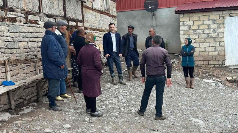 İsmayıllının Qoydan kəndində iki ailə köçürülüb