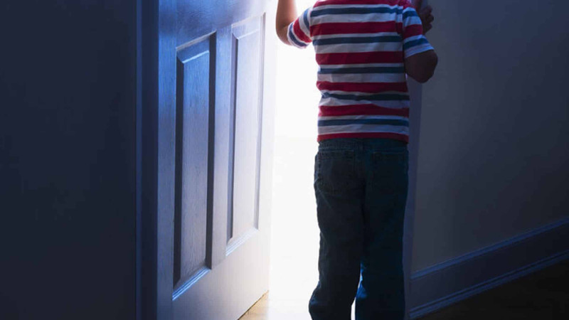 İsmayıllıda uşaq bağlı qapı arxasında qalıb