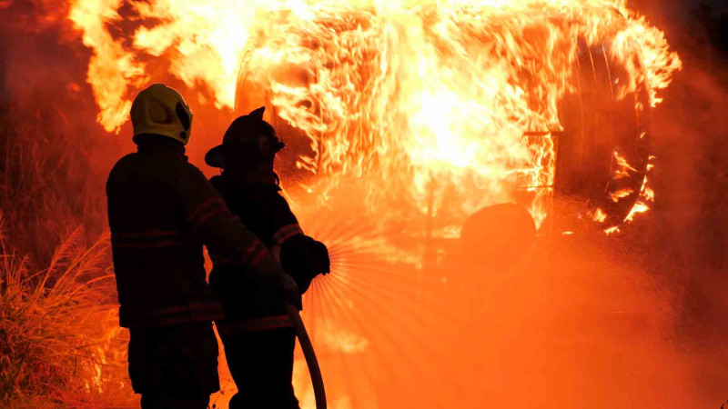 Xaçmaz rayonunda traktor yanıb