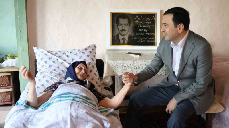 İsmayıllı: Milli Qəhrəman Ərəstun Mahmudovun anası ziyarət edilib