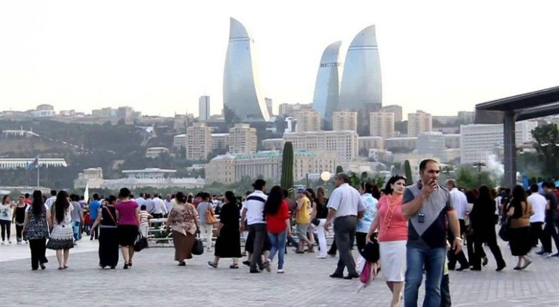 Azərbaycanda bir kişiyə düşən qadınların sayı açıqlanıb