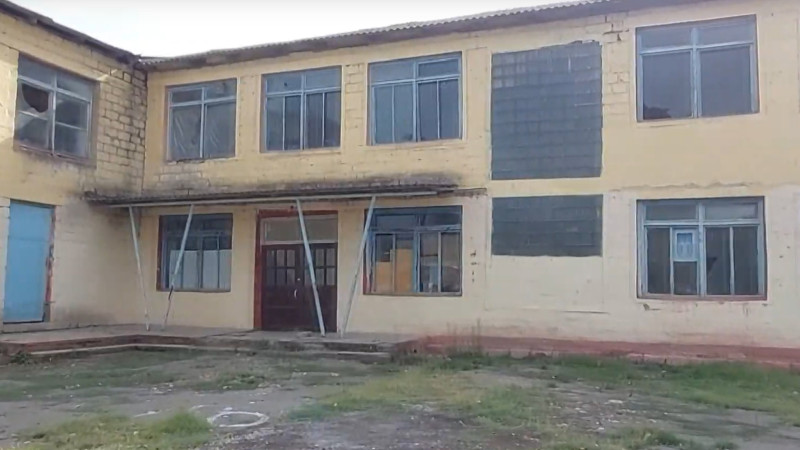 Siyəzəndə 400 şagirdin oxuduğu məktəb bağlanıb